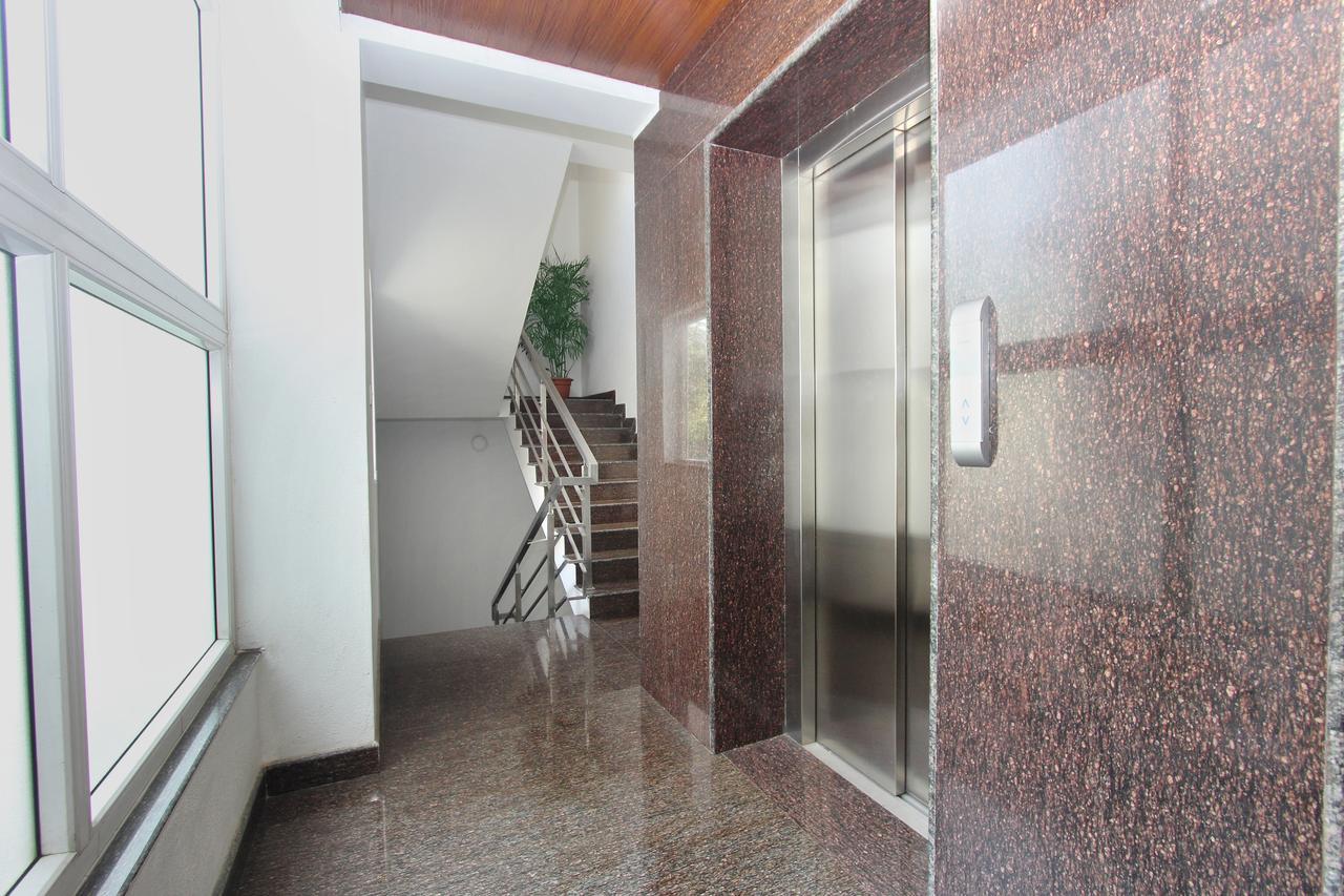 Oyo 2132 Apartment Aditya Residency 班加罗尔 外观 照片